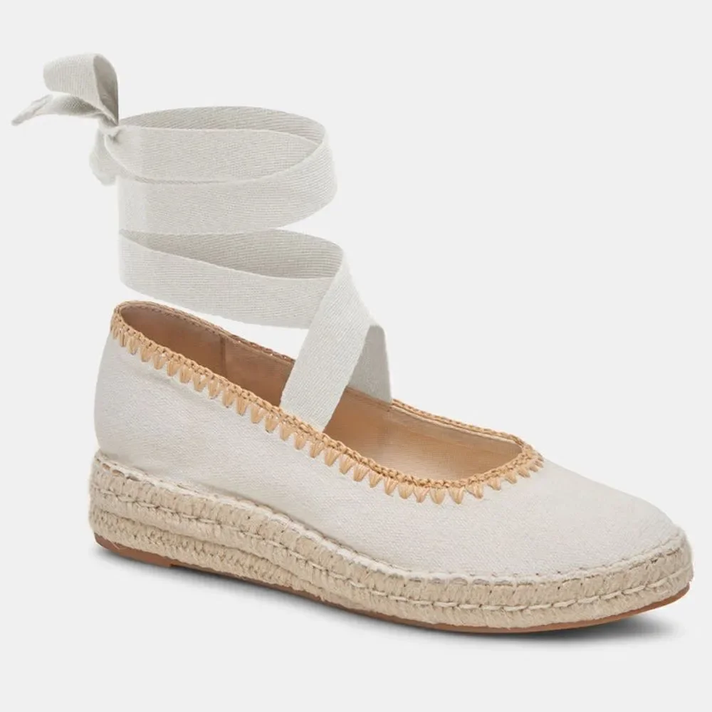 DOLCE VITA Women’s Morgan Espadrilles Flats in the Size 9.5 in Ivory Canvas